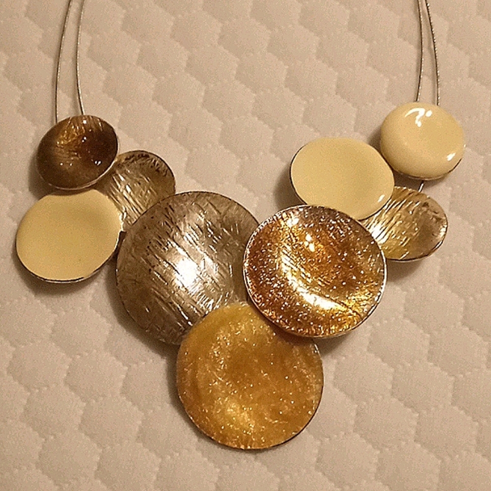 IKITA Beige Necklace